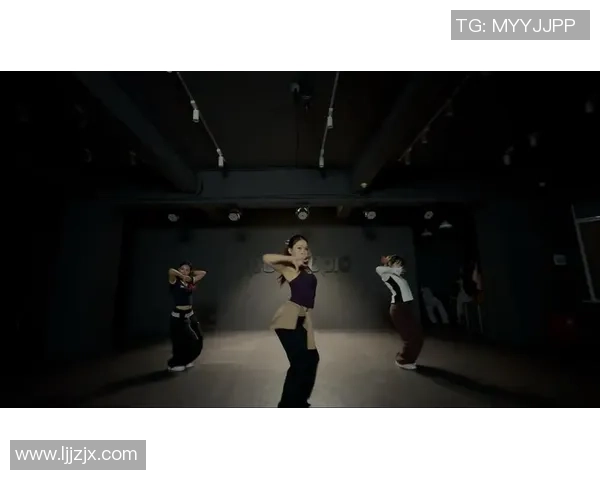 深圳街舞队中路突破革新引领舞蹈新潮流的探索与实践 深圳街舞队中路突破革新引领舞蹈新潮流的探索与实践